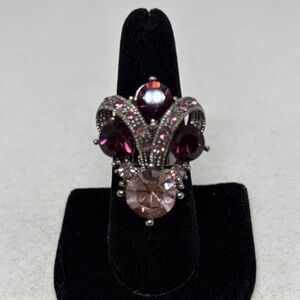 😀 2/$15 Big, bold and beautiful Purple and Pink Ring